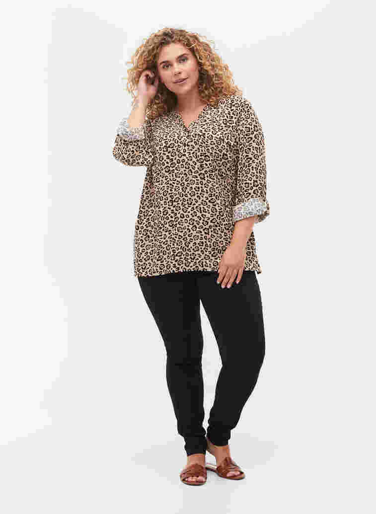 Long-sleeved viscose blouse in animal print, Leo AOP, Model image number 2
