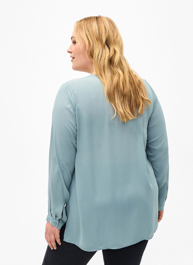 Solid colour shirt with v-neck, Chinois Green, Model image number 1