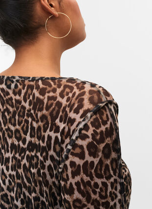 Long-sleeved mesh top with leopard print, Leo, Model image number 2