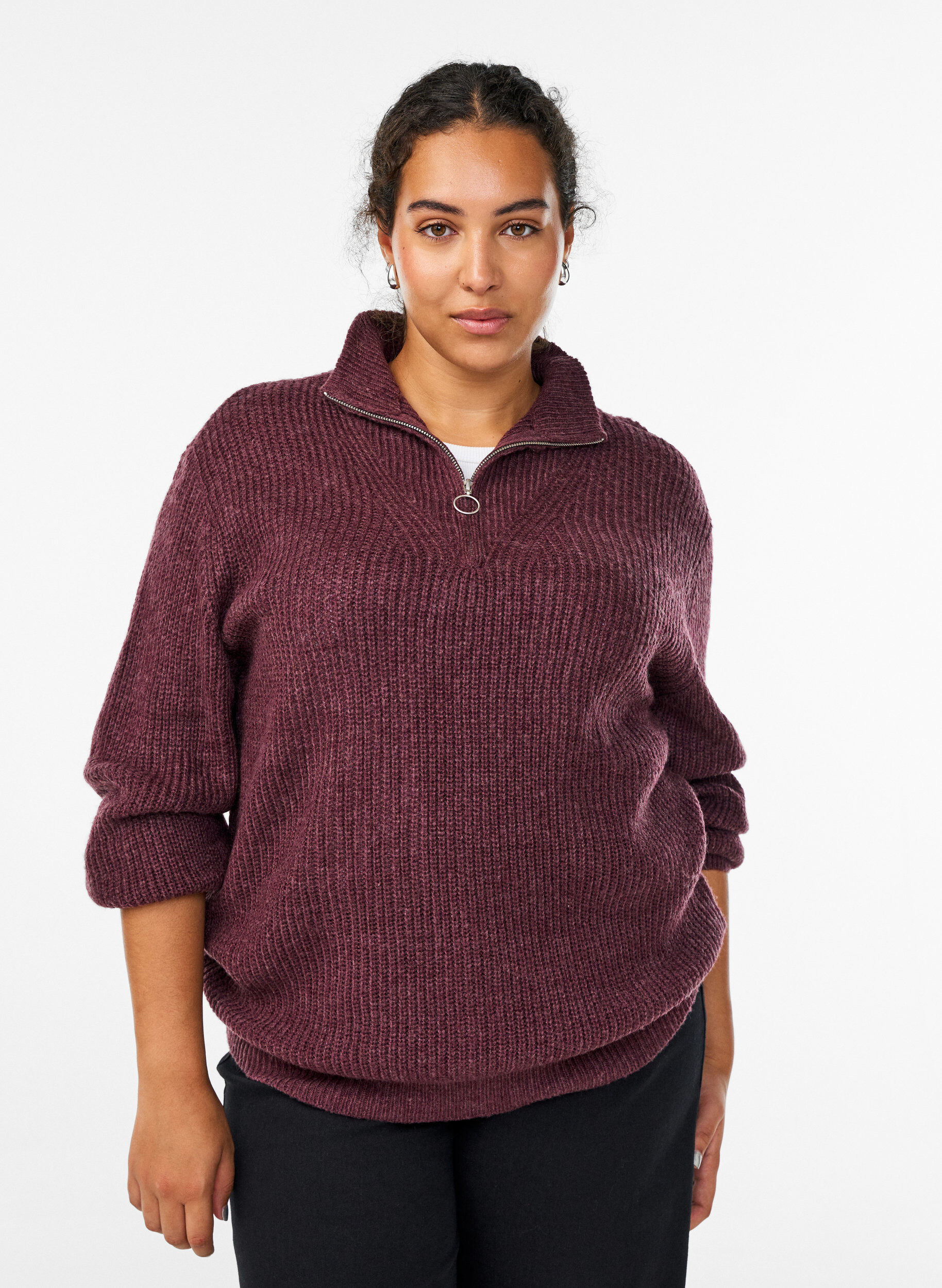 Knitted sweater with high neck and zipper, Red, Model