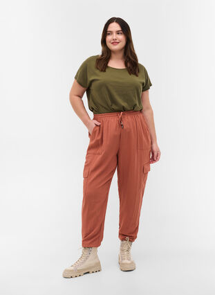 Loose viscose trousers with large pockets, Copper Brown, Model image number 0