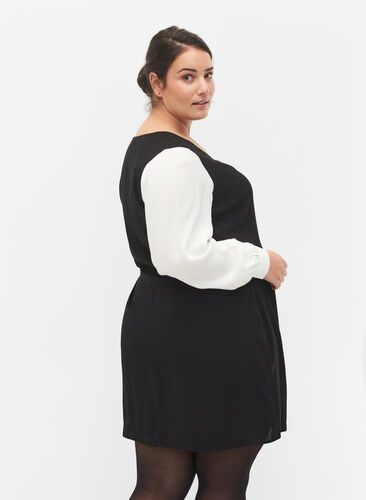 Long-sleeved dress in viscose, Black w. Cloud D., Model image number 1