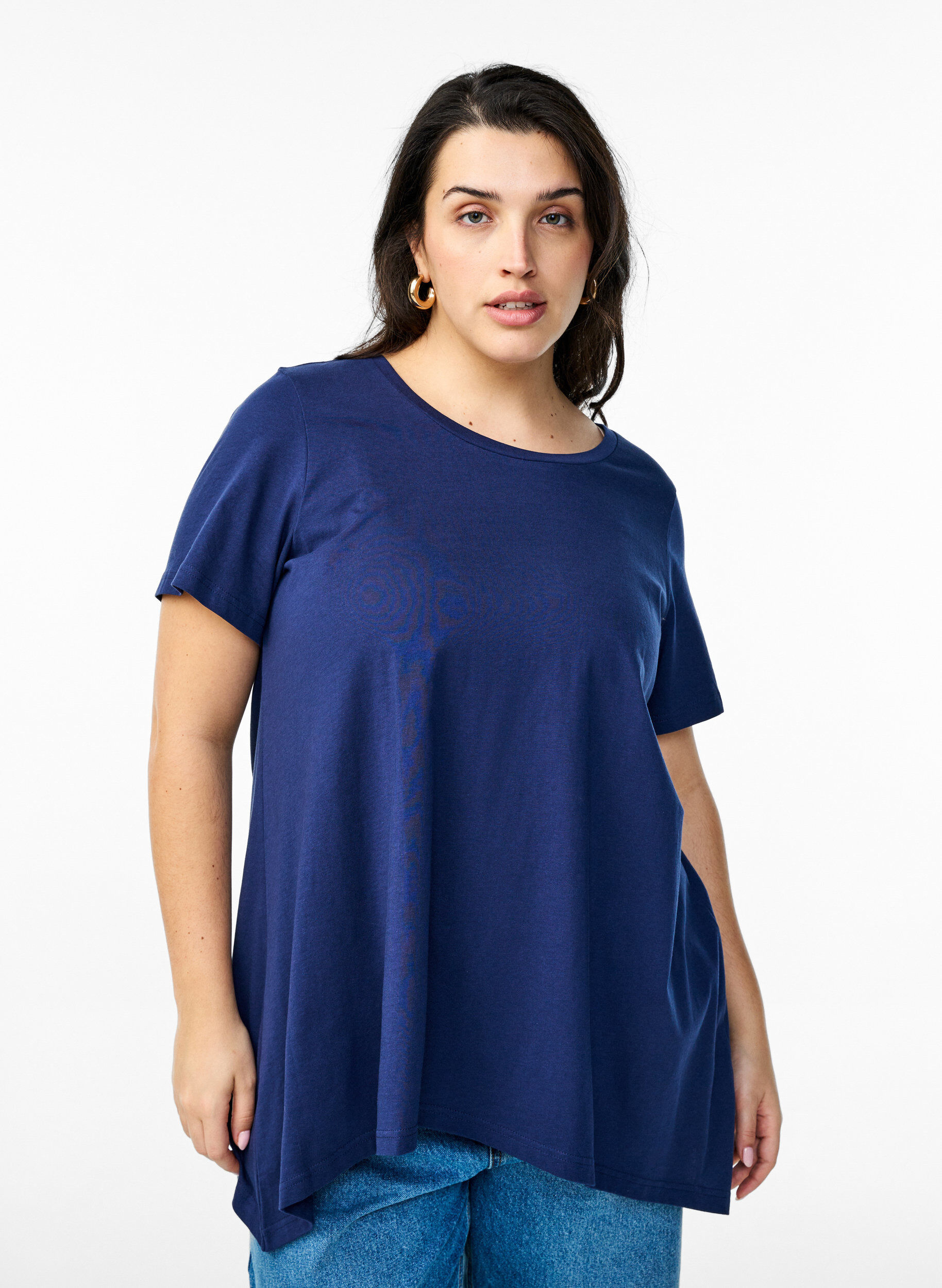 T-shirt with a round neck and A-line shape, Blue, Model