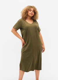 Short sleeve cotton dress with slit, Ivy Green, Model