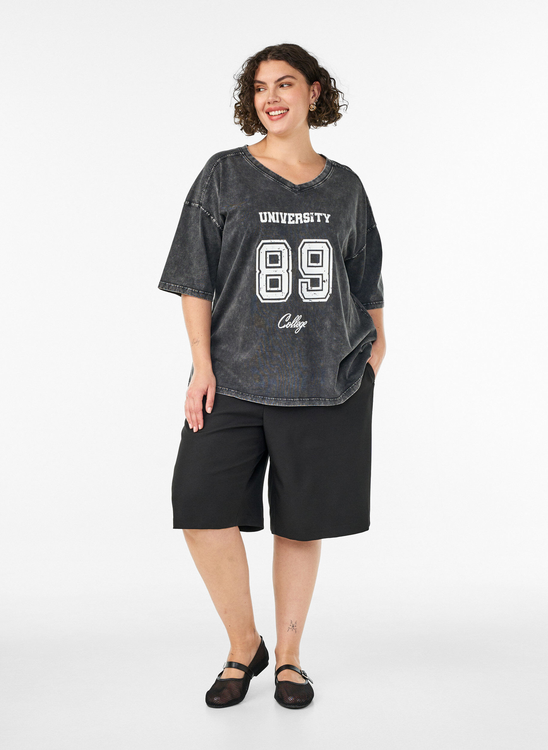 ZizzifashionOversized T-shirt in organic cotton with a college print, Black, Model image number 1