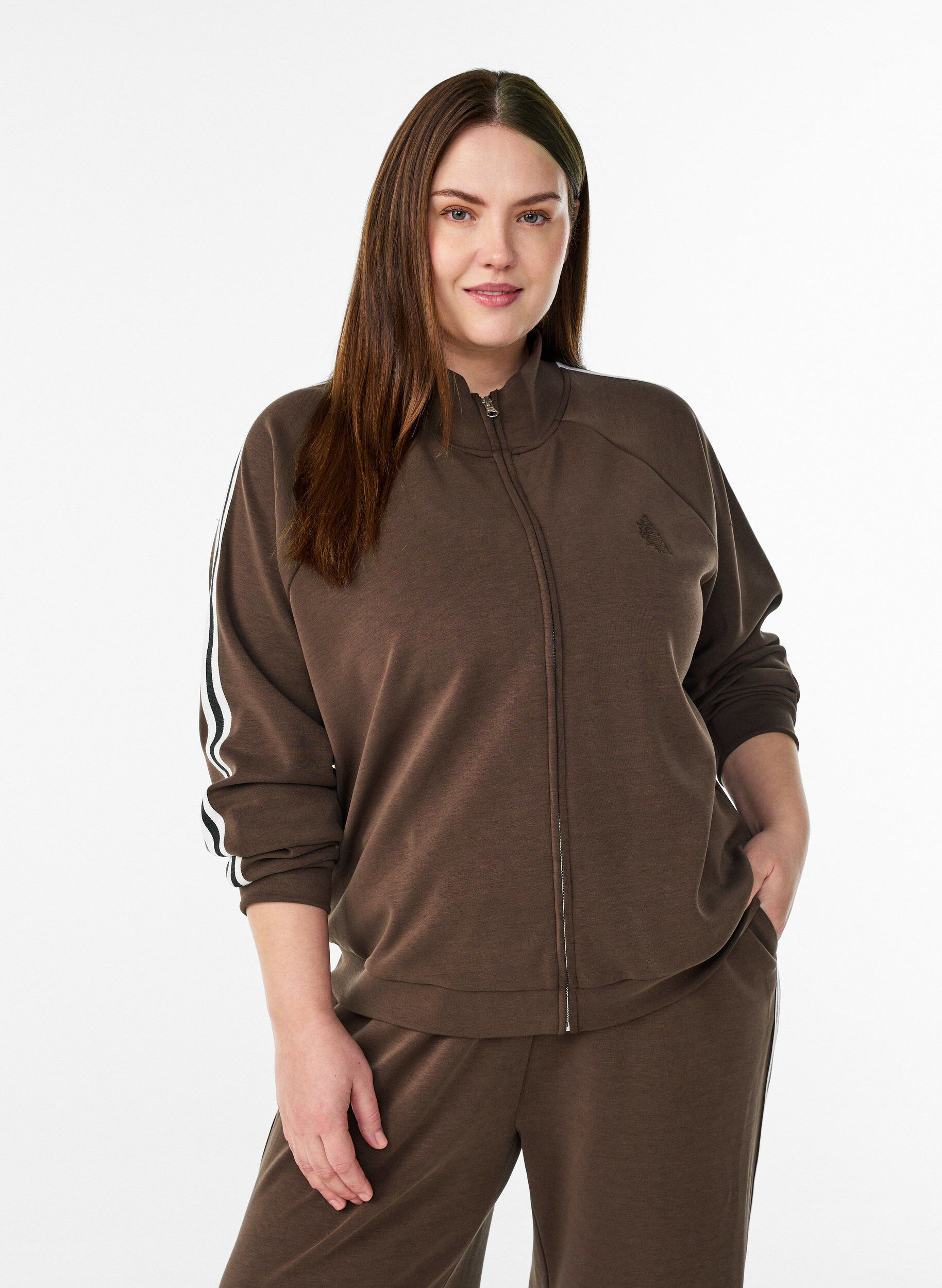 High-neck training top with stripes on the sleeves, Brown, Model