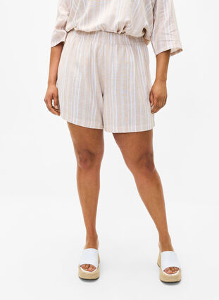 Striped shorts in a linen-viscose blend, Beige White Stripe, Model image number 2