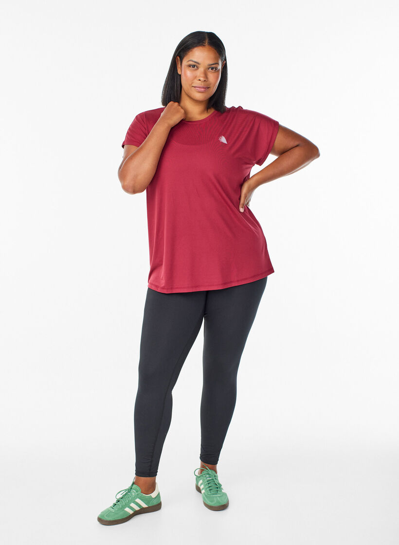 Solid-coloured training T-shirt, Red, Model image number 1