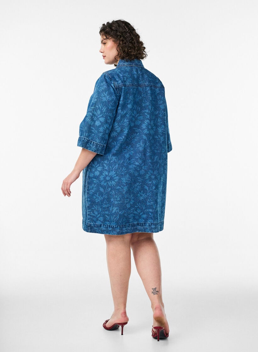 Denim dress with floral print and chest pockets, Blue, Model image number 2