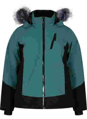 Ski jacket with detachable hood
