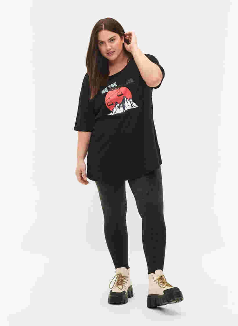 Printed cotton t-shirt, Black/Dubarry, Model image number 2