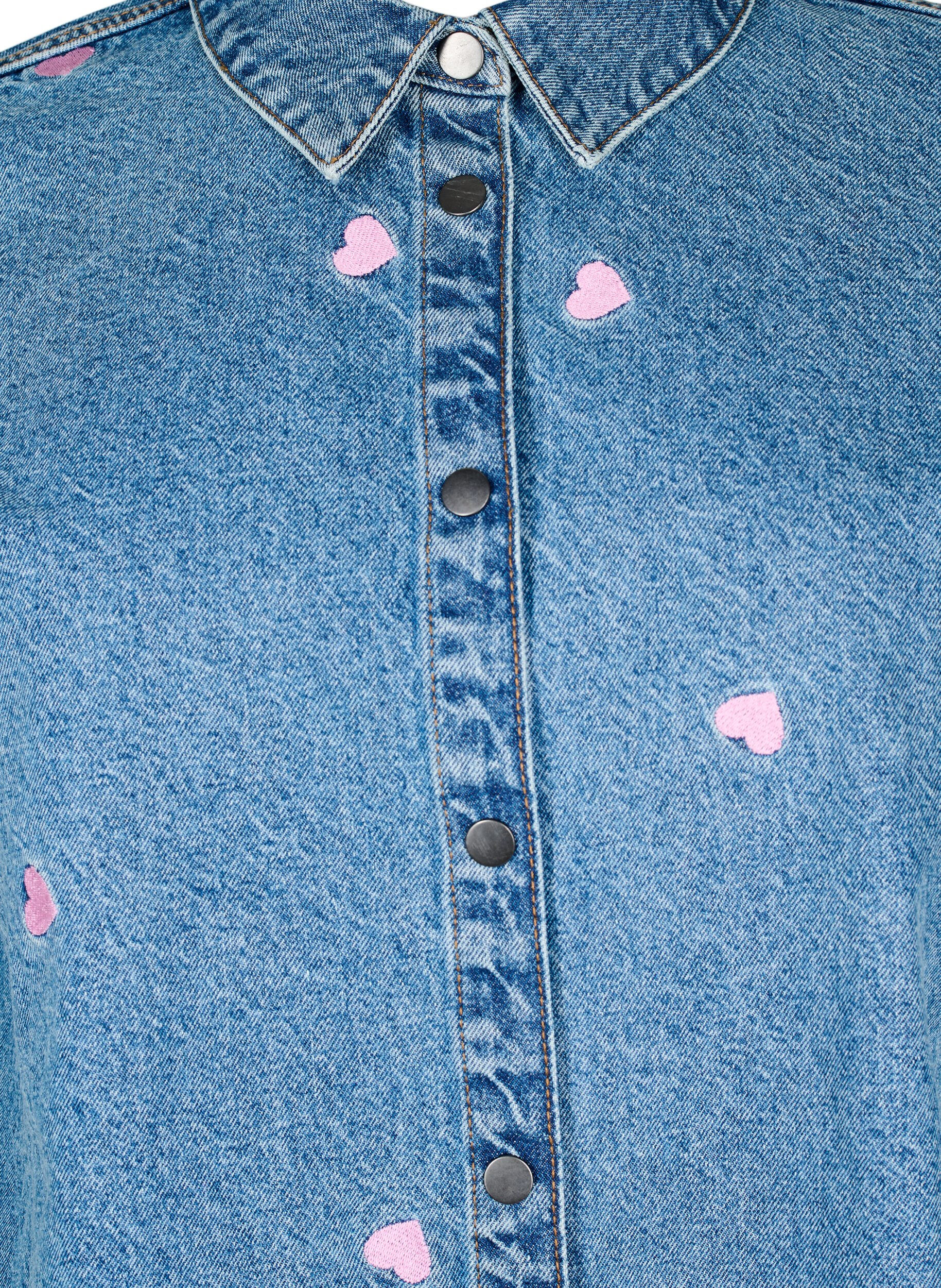Zizzifashion Loose denim shirt with embroidered hearts, Light Blue Heart, Packshot image number 2