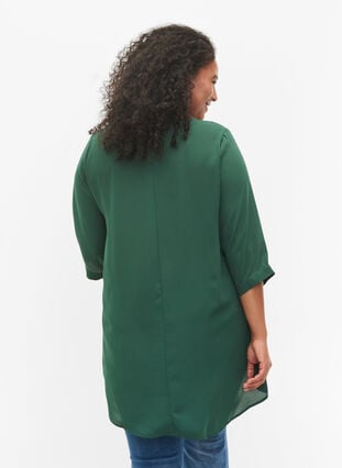 with 3/4 sleeves and v cutting, Trekking Green, Model image number 1