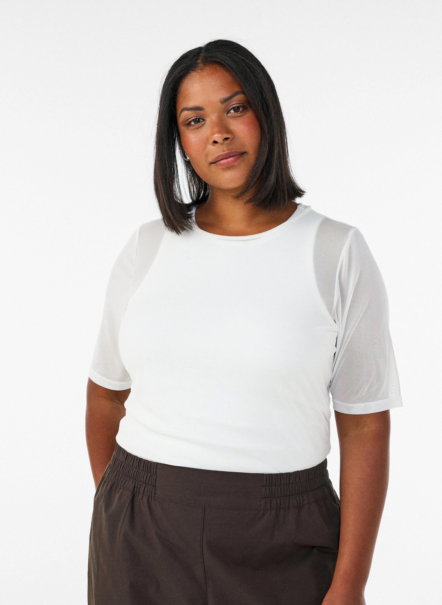 Mesh top with short sleeves and round neck, Vanilla, Model