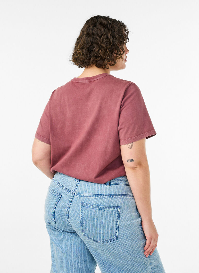 Cotton T-shirt with front print and a washed look, Red, Model image number 2