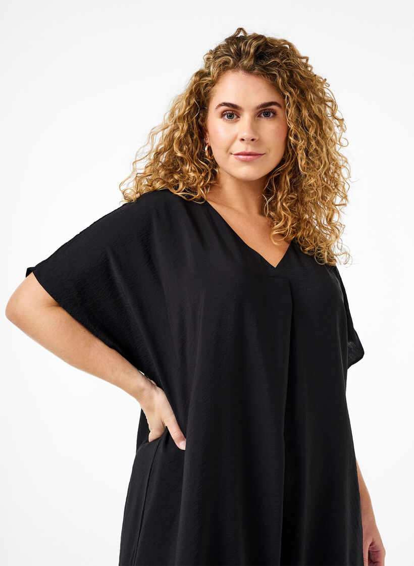 V-neck dress in viscose, Black, Model image number 2