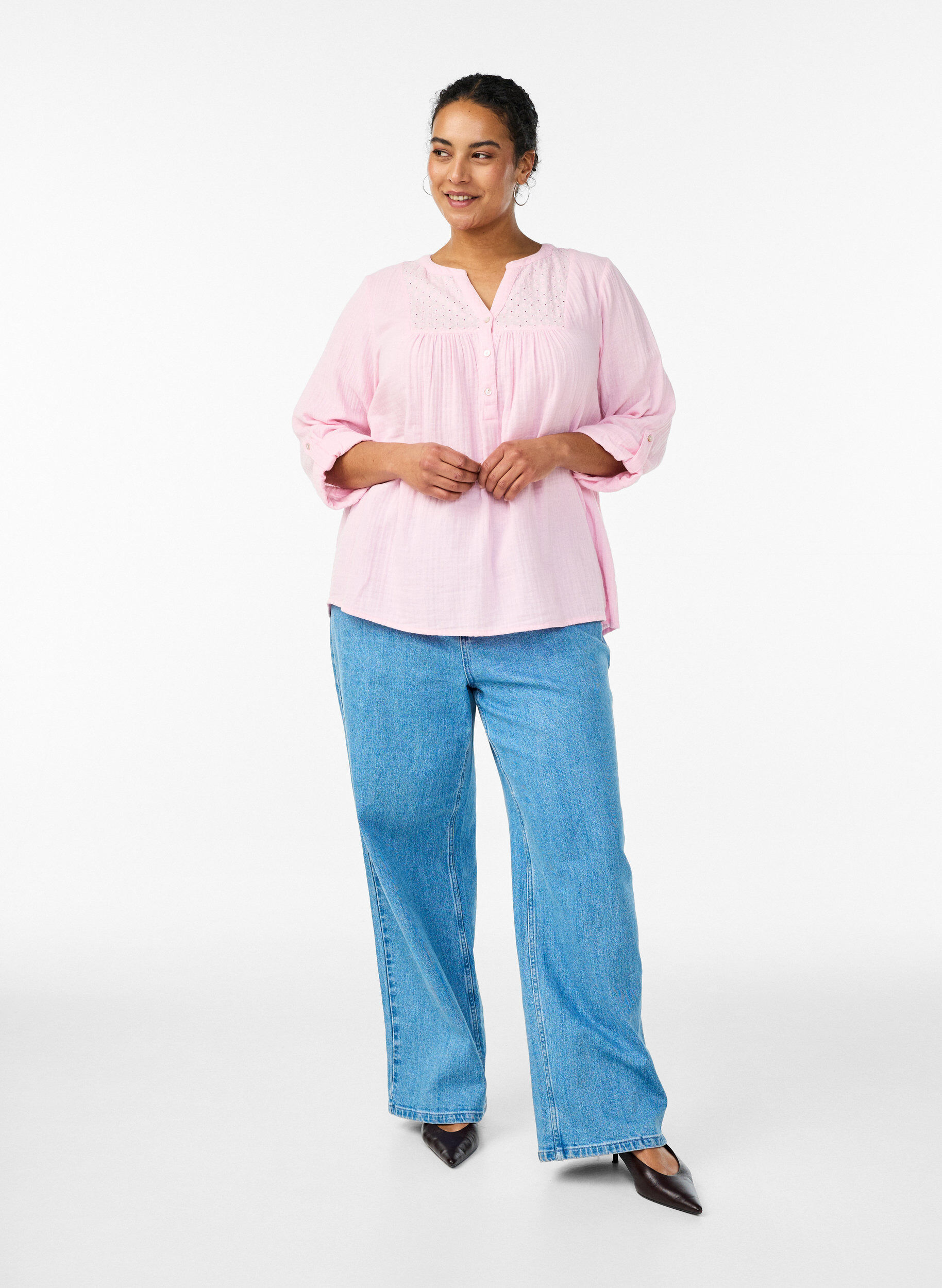 Zizzifashion Blouse in cotton muslin with broderie anglaise, Rose, Model image number 1