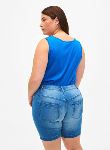 Slim fit Emily short with a regular waist, Light blue denim, Model image number 1