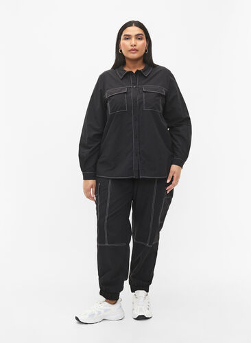 Cargo trousers with contrast stitching, Black, Model image number 0