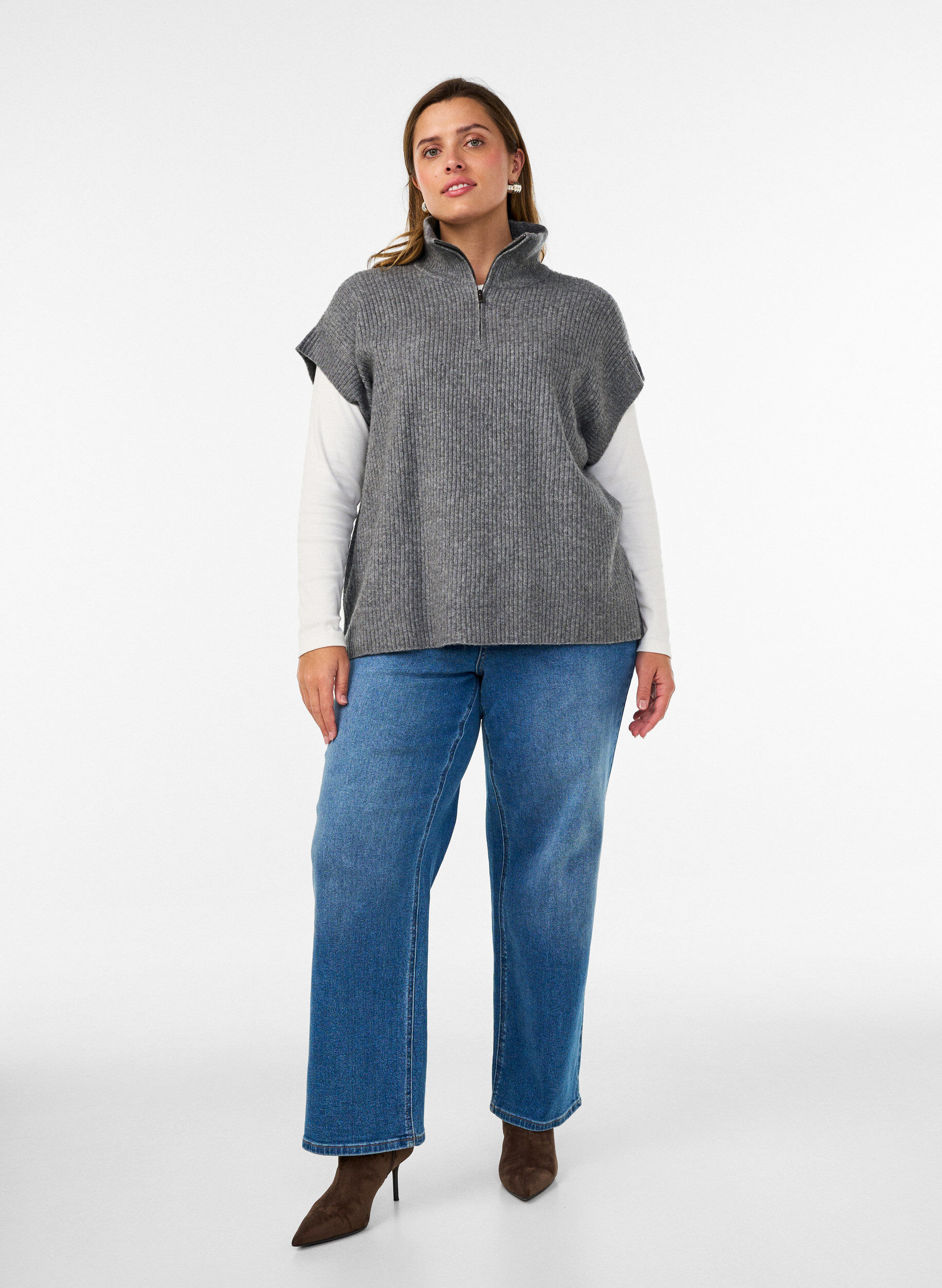 ZizzifashionKnitted vest with a high collar and short zip, Grey, Model image number 1