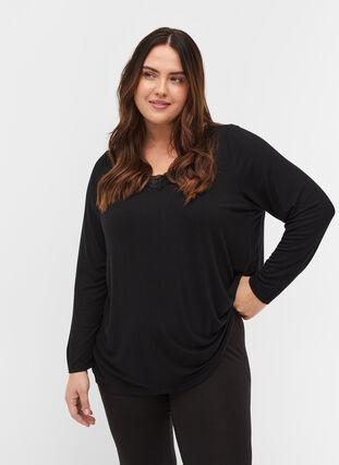 Viscose night shirt with V-neck and lace, Black, Model image number 0
