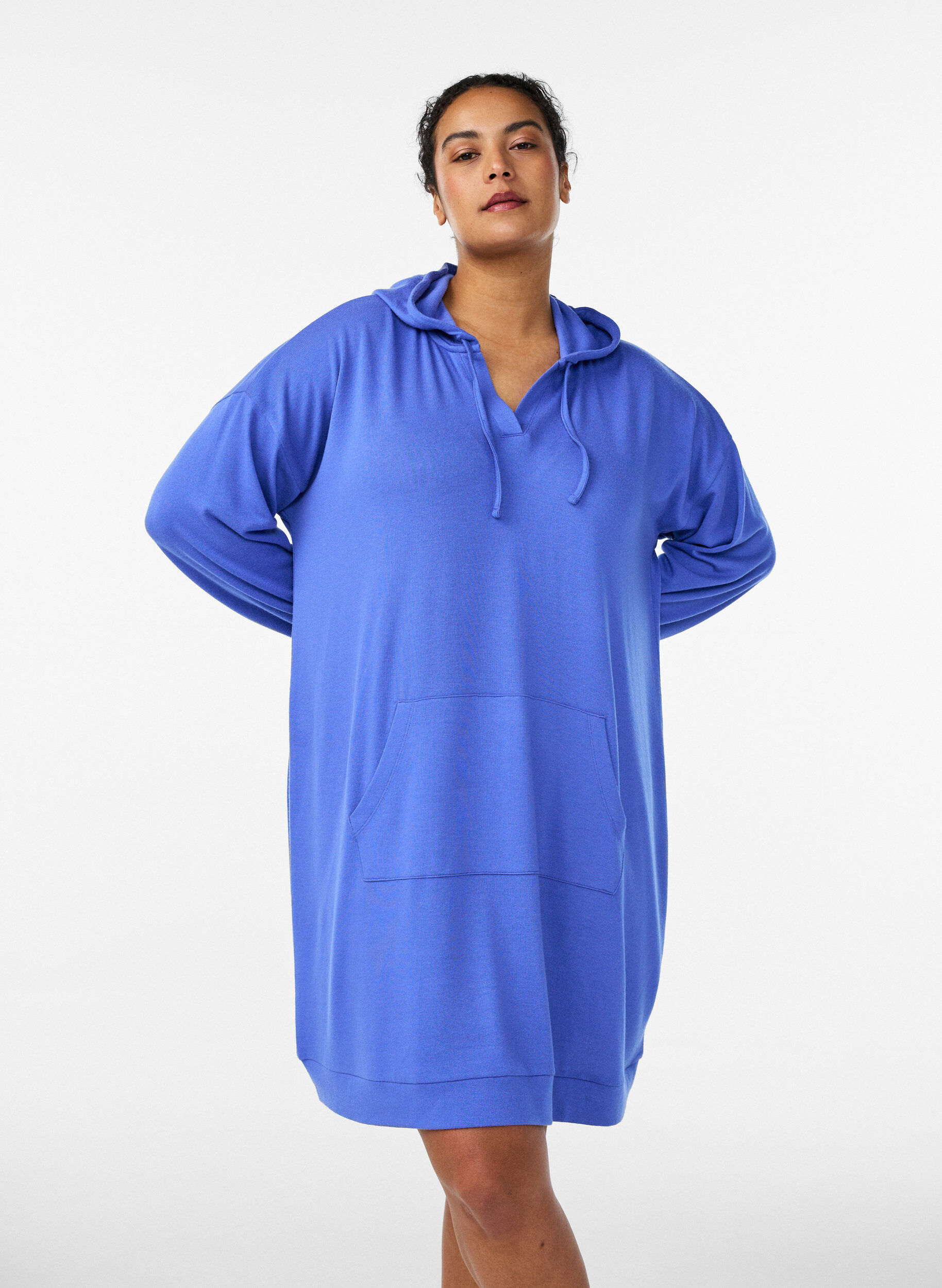 Short hoodie dress with a kangaroo pocket, Blue, Model