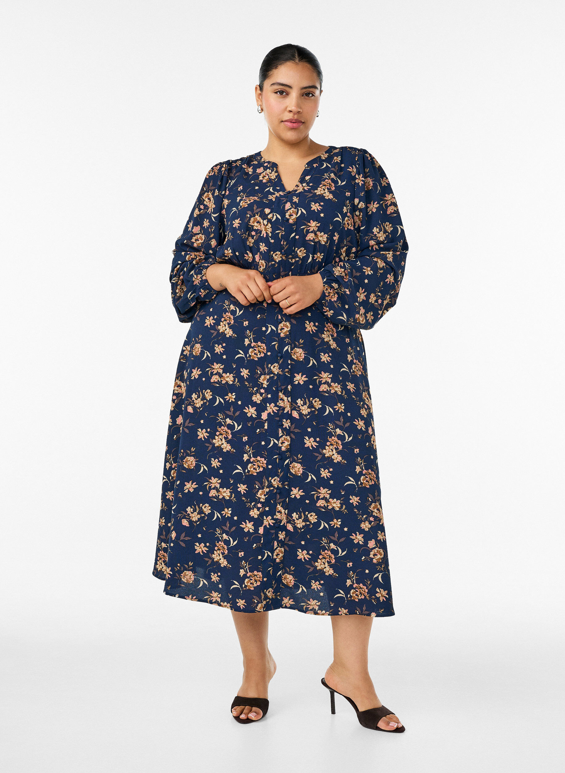Midi dress with smock and decorative buttons, Blue, Model