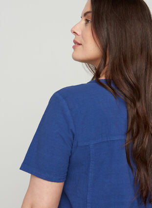 Short-sleeved cotton blouse with a v-neck, Twilight Blue, Model image number 2
