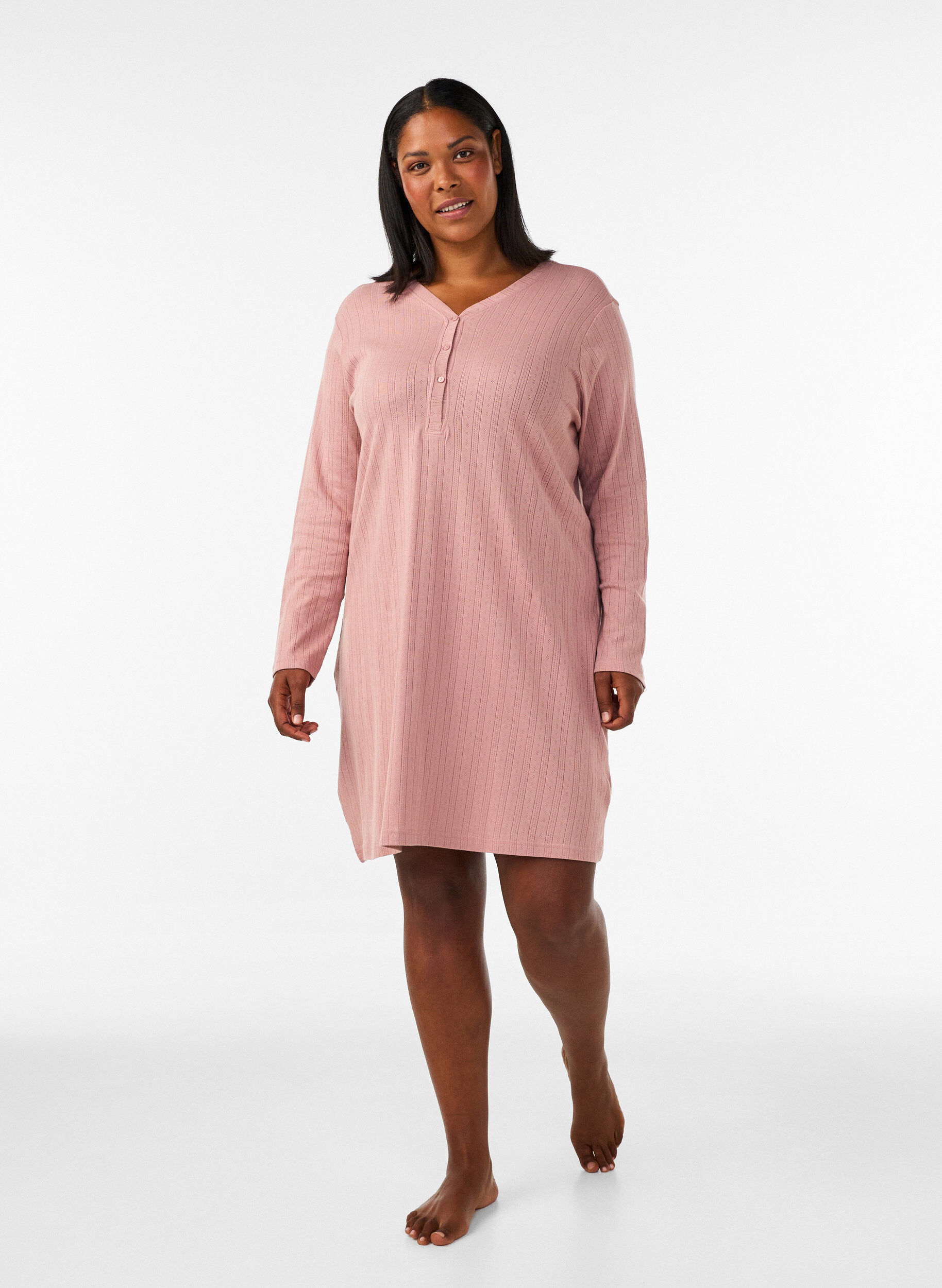 ZizzifashionNightgown in organic cotton with eyelet embroidery, Rose, Model image number 1