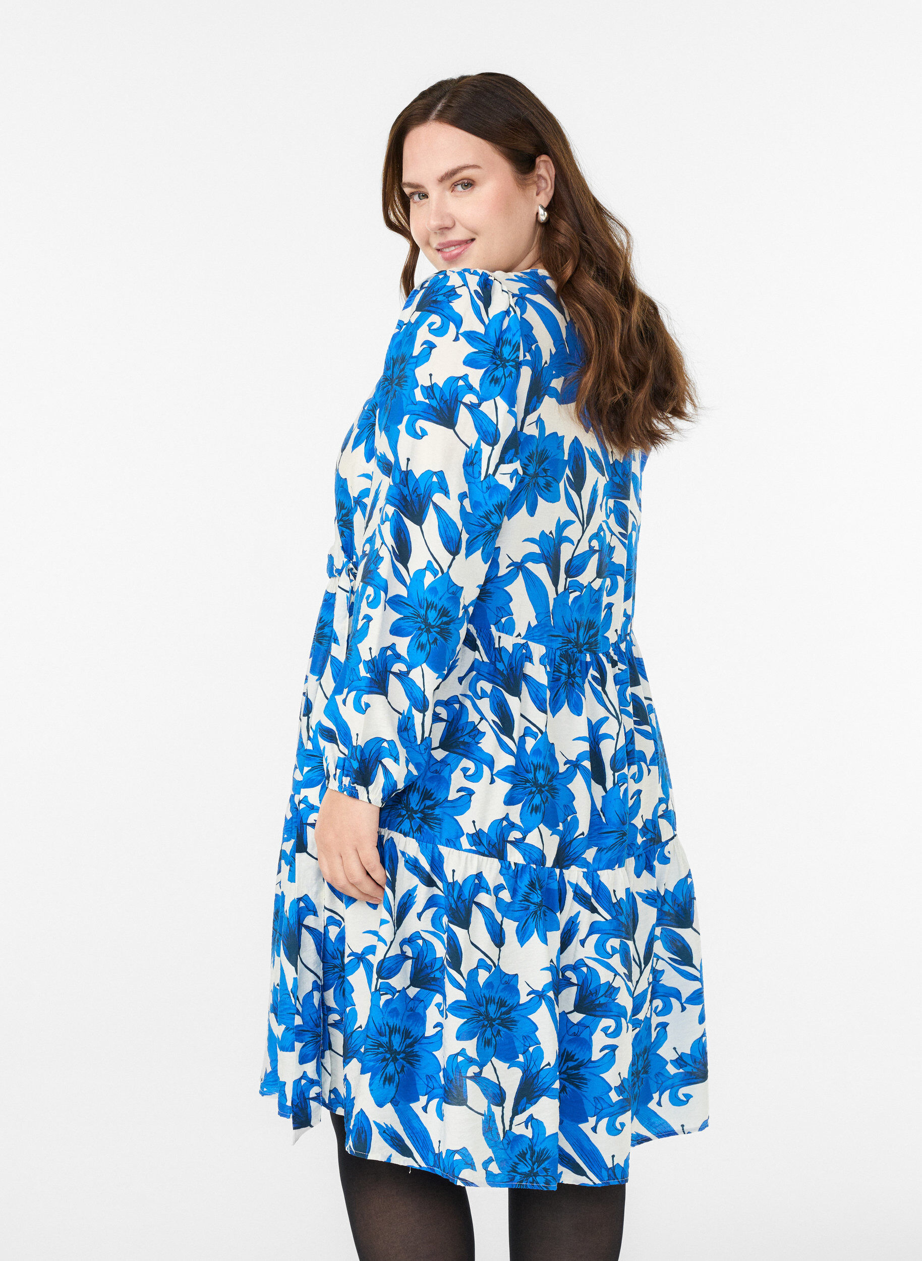 Zizzifashion Floral wrap dress with tie belt, Vanilla, Model image number 2