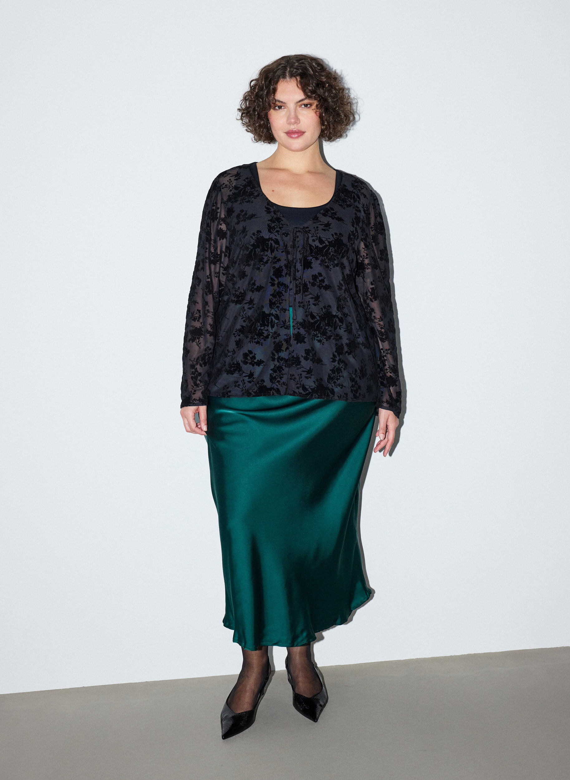Satin midi skirt, Green, Model