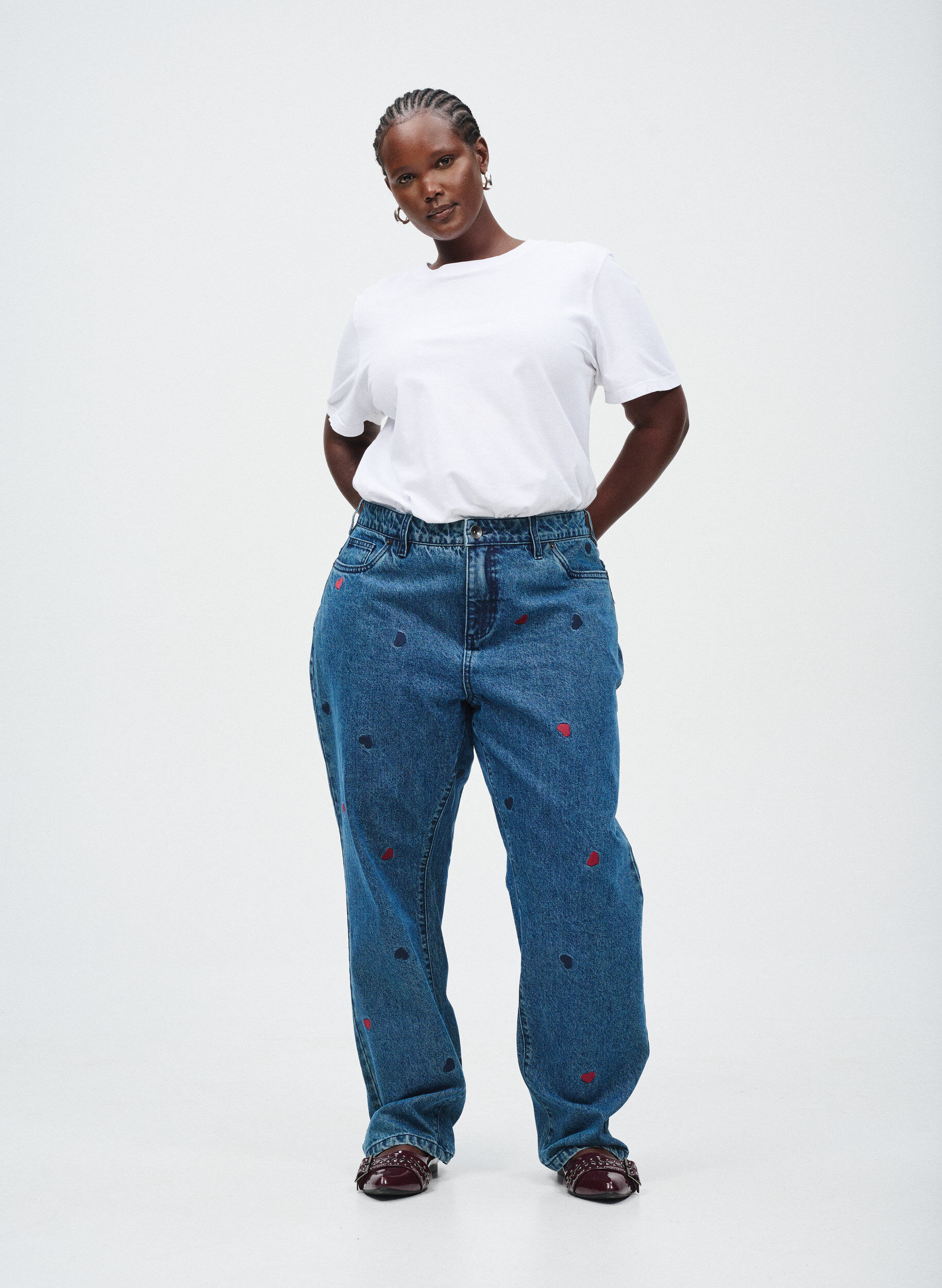 Zizzifashion High-waisted Gemma jeans with embroidered details, Blue, Image image number 0
