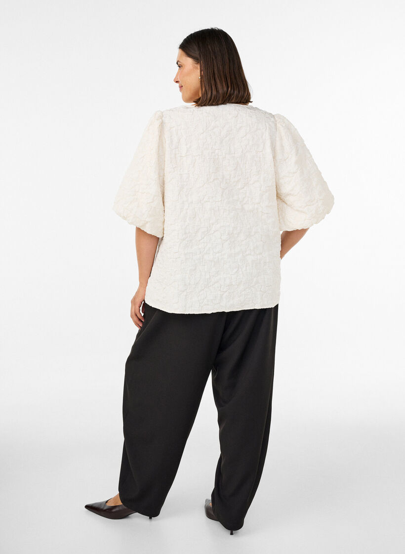 Jacquard blouse with puff sleeves and an A-line shape, Vanilla, Model image number 2