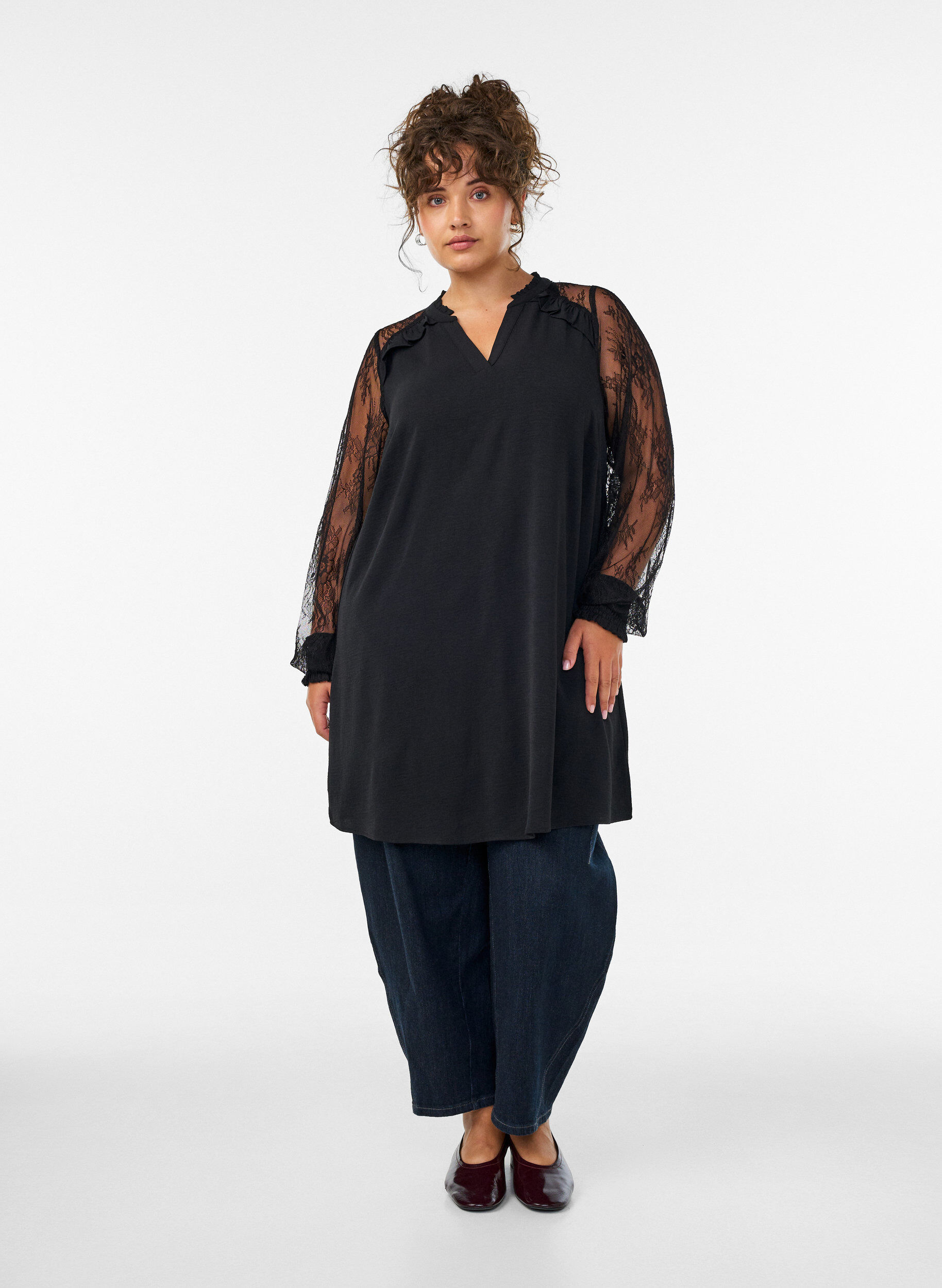 ZizzifashionTunic with sheer lace sleeves, Black, Model image number 1