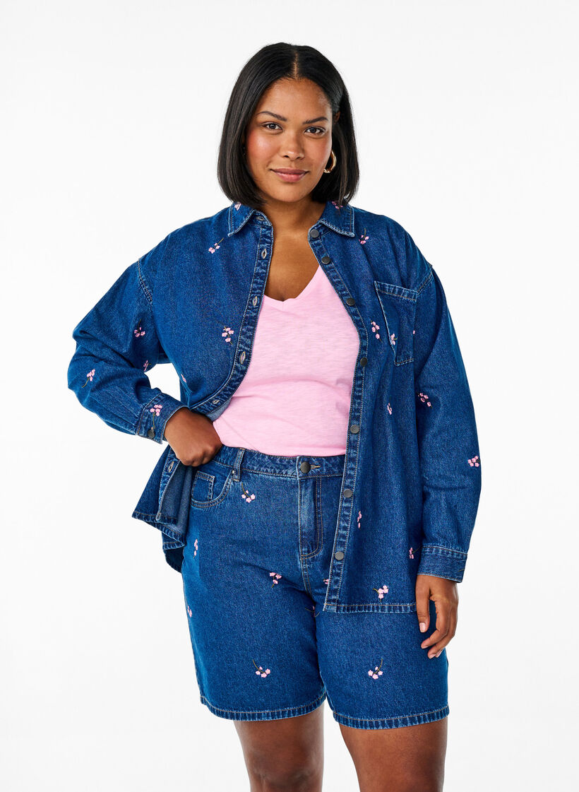 Denim shorts with embroidered flowers, Blue, Model image number 0