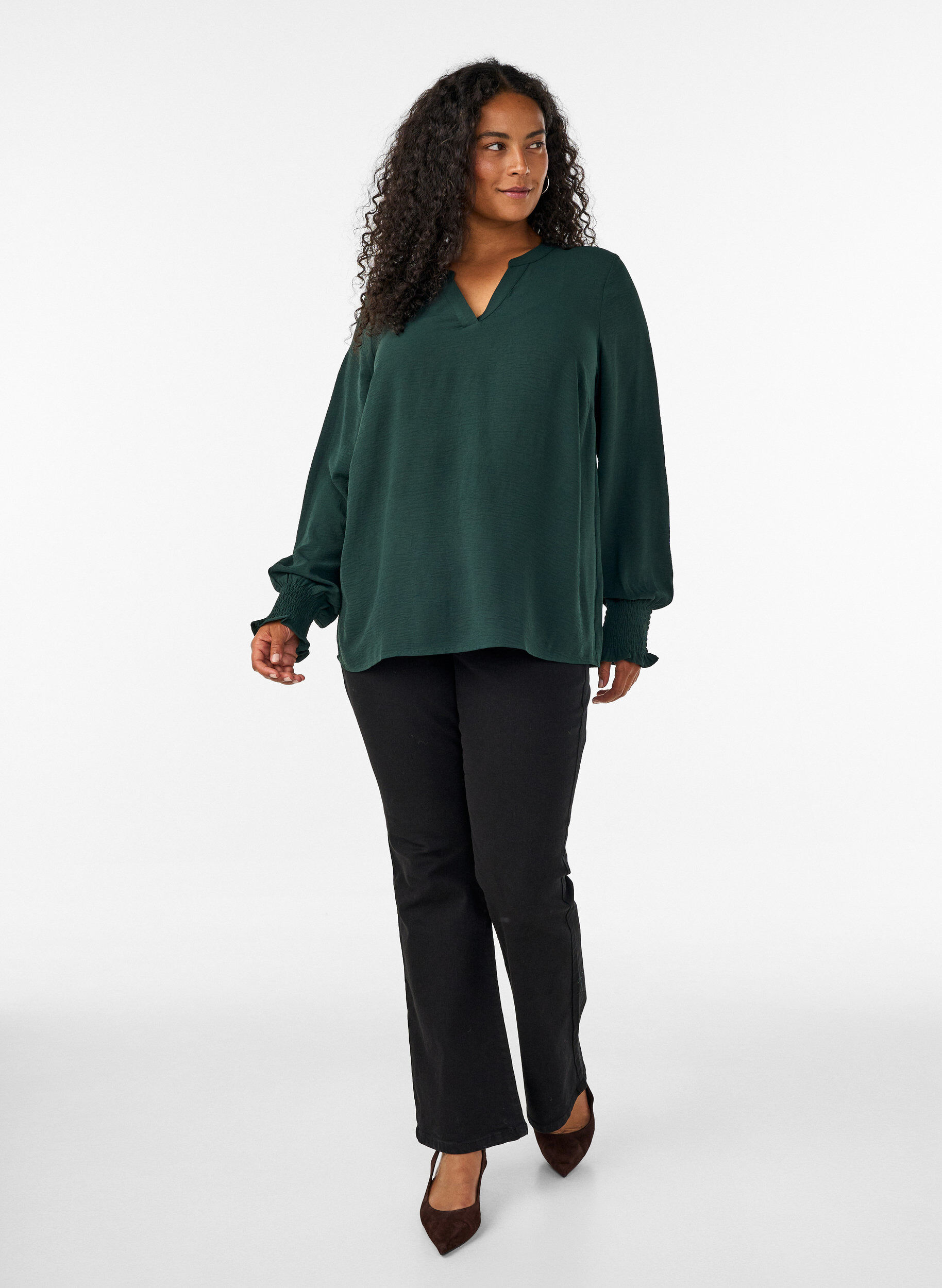 ZizzifashionBlouse with smock cuffs and V-neck, Green, Model image number 1