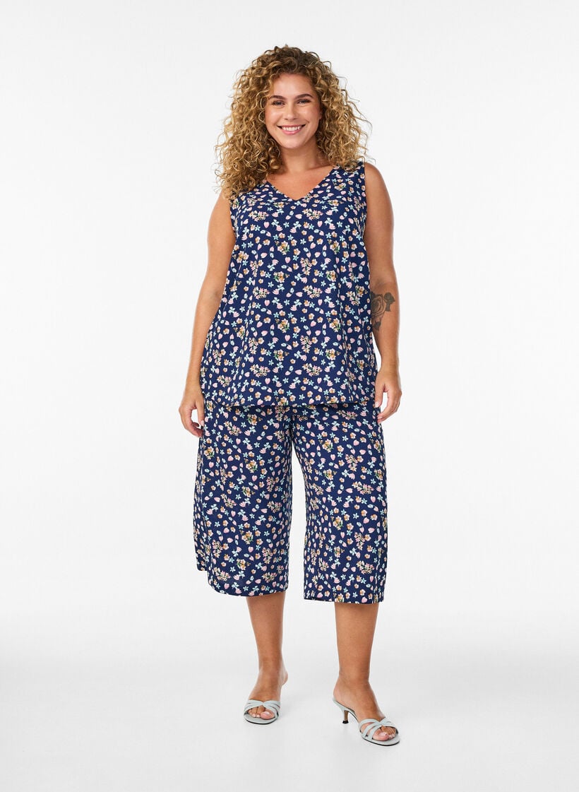 Printed top with v-neck, Blue, Model image number 1