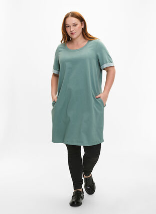 Short-sleeved sweat dress with pockets, Chinois Green, Model image number 2