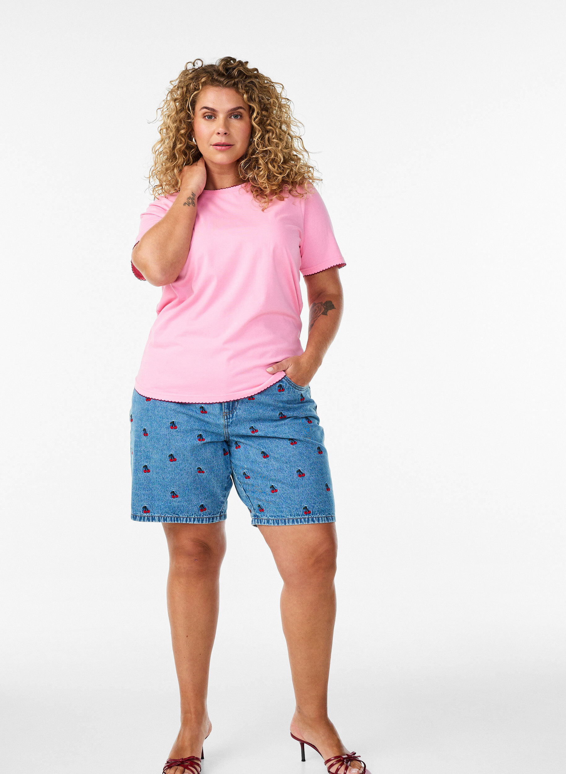 ZizzifashionEmbroidered denim shorts, Light Blue, Model image number 1