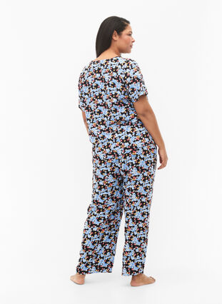 Loose viscose pyjama bottoms with print, Black Blue Flower, Model image number 1