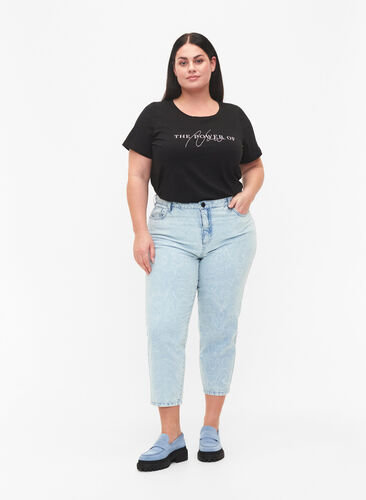 Cropped Mille mom jeans with print, Light blue denim, Model image number 0