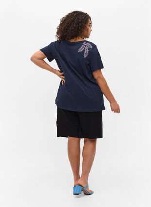 Viscose Bermuda shorts with pockets, Black, Model image number 0