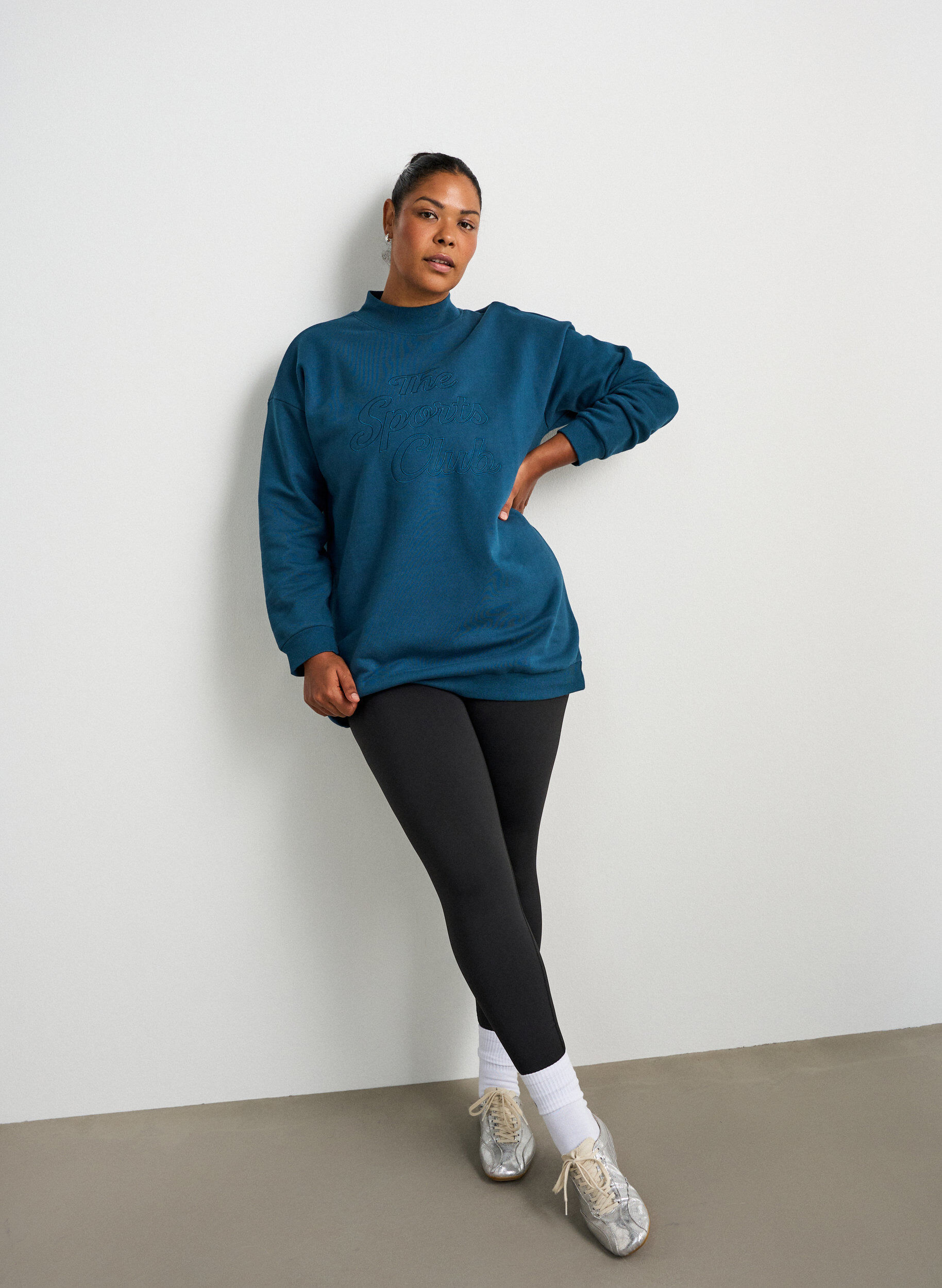 ZizzifashionLong sweatshirt with high neck and embroidered text, Blue, Model image number 1