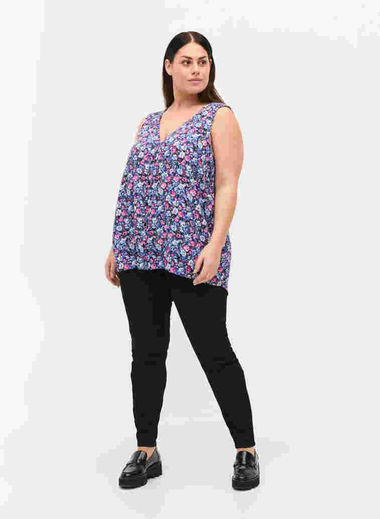 Printed viscose top with buttons, Pink blue Flower , Model image number 2