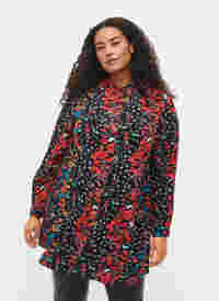 Long viscose shirt in floral print, Black Flower, Model