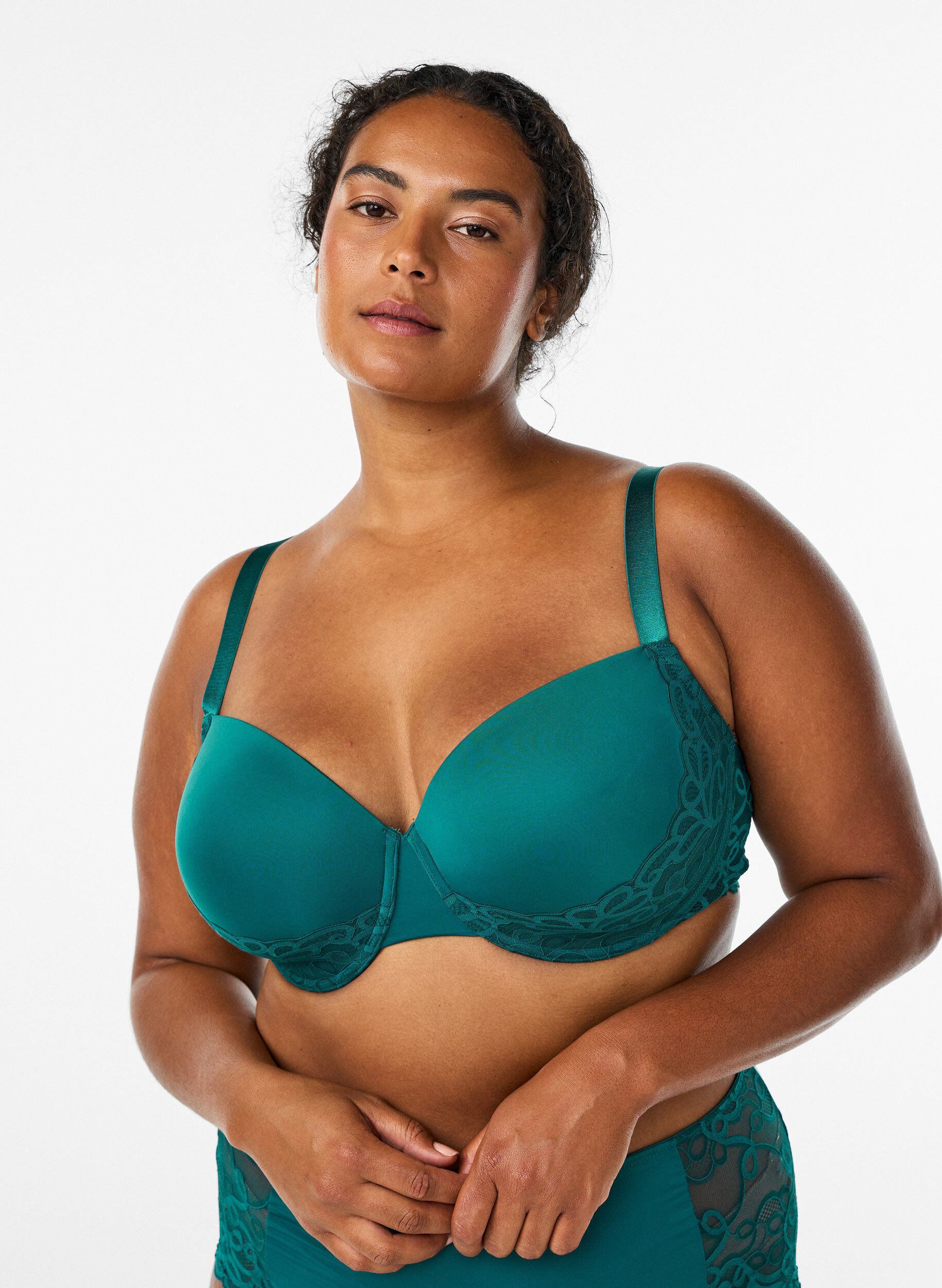 Moulded bra with underwire and lace, Green, Model