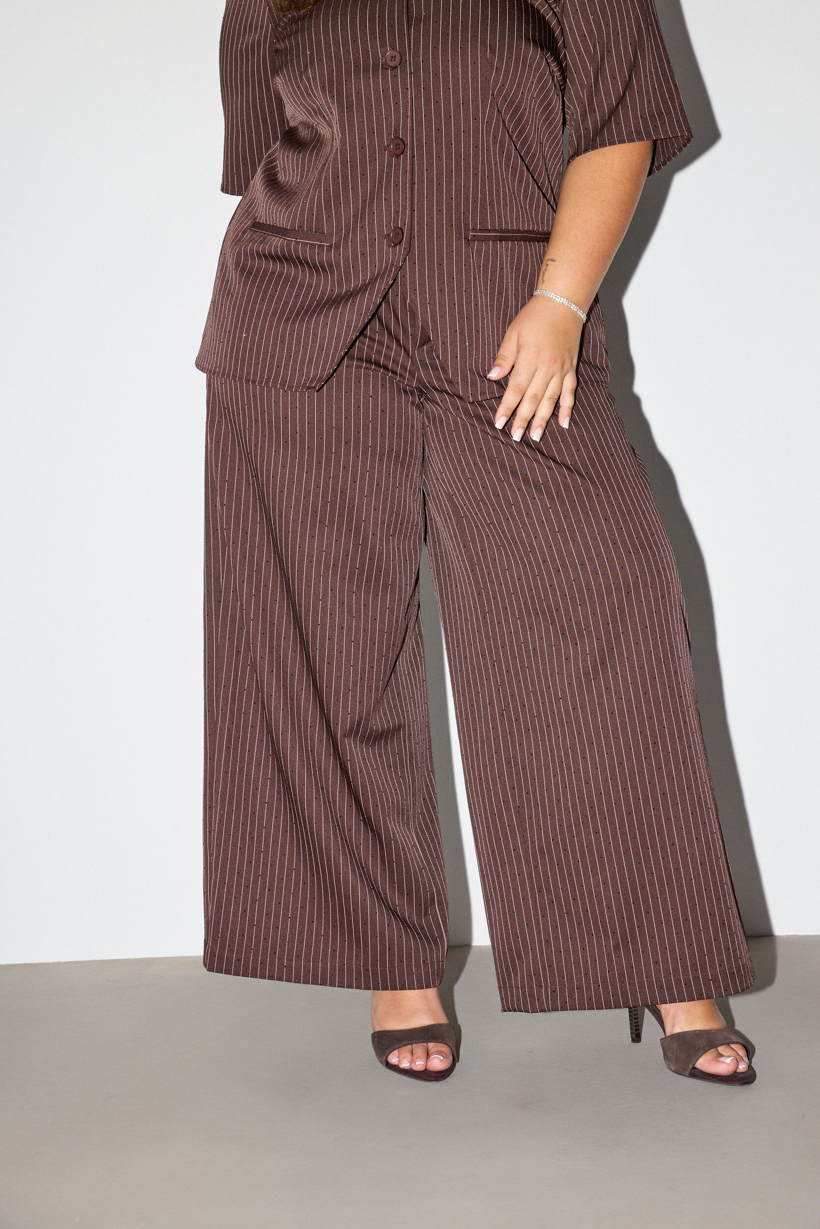 ZizzifashionPinstripe trousers with rhinestones and wide legs, Brown, Model image number 2