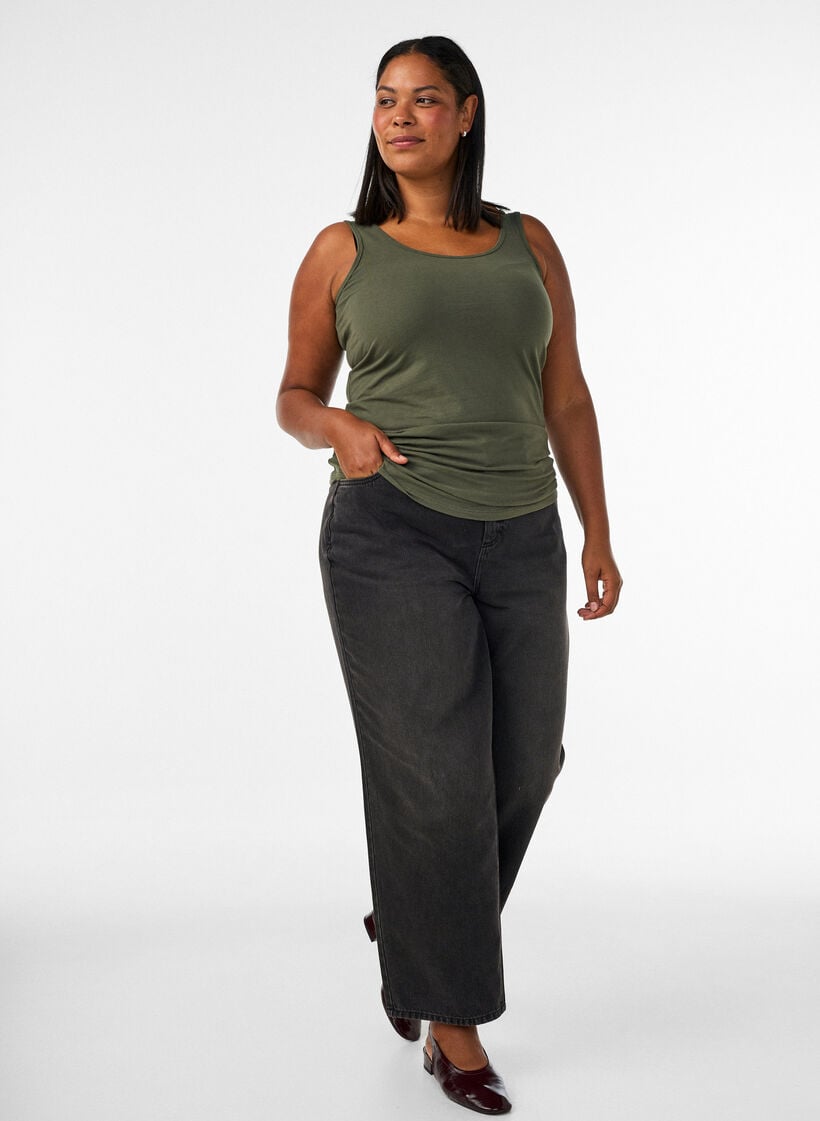 Solid color basic top in cotton, Green, Model image number 1