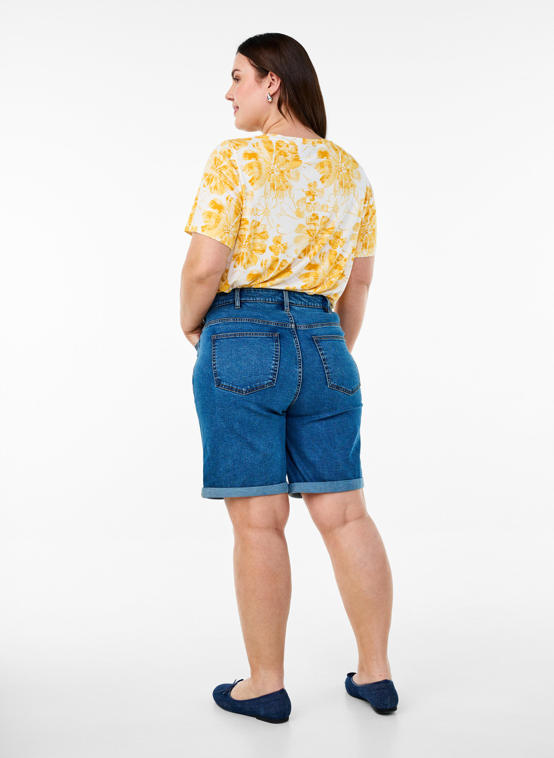 Zizzifashion Fitted denim shorts with a high waist, Blue, Model image number 2