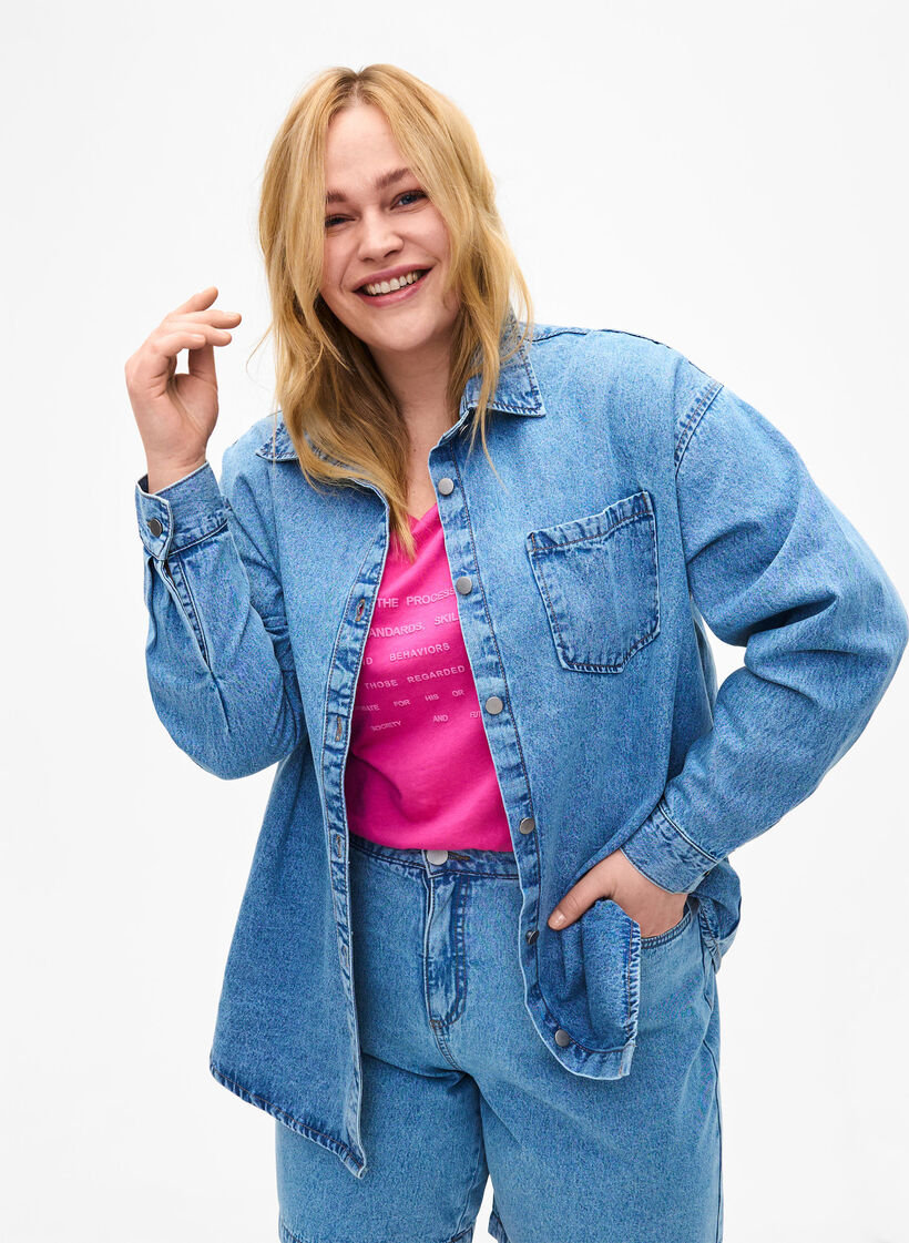 Loose denim shirt with chest pocket, Light blue denim, Model image number 0